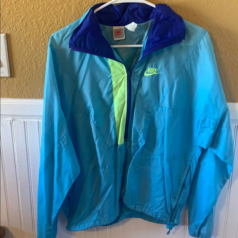 Nike pull over.